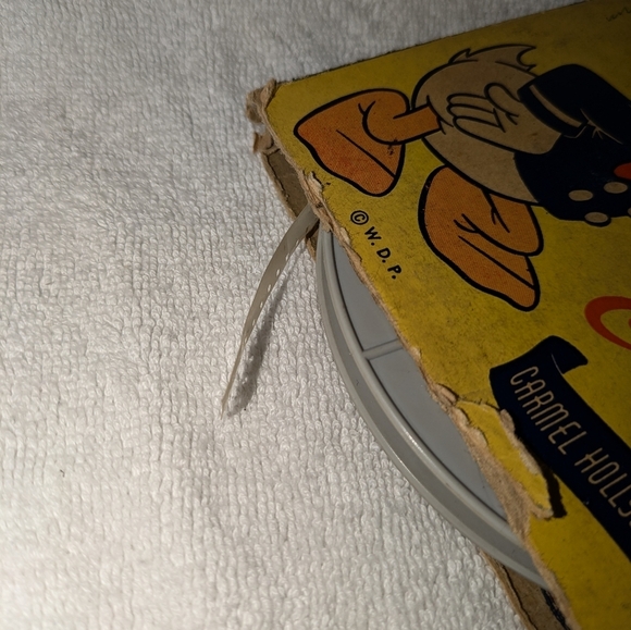 Disney Retro Mickey Mouse Yellow and Red Home Movie - Picture 7 of 7